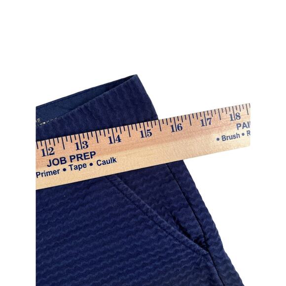 Lilly Pulitzer Buttercup Short Womens Size 2 Scalloped 5" Inseam Dark Blue - Picture 4 of 7